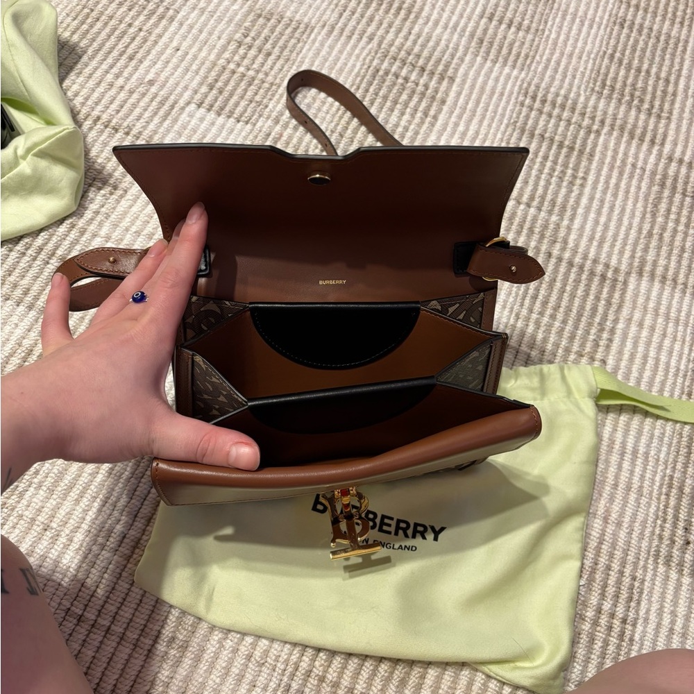 Brand New Burberry Multicolor Crossbody Bag with Red Accent - Picture 2 of 4